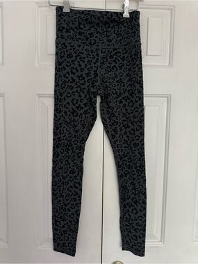 ATHLETA Black & Charcoal Leopard Print High-Rise Leggings